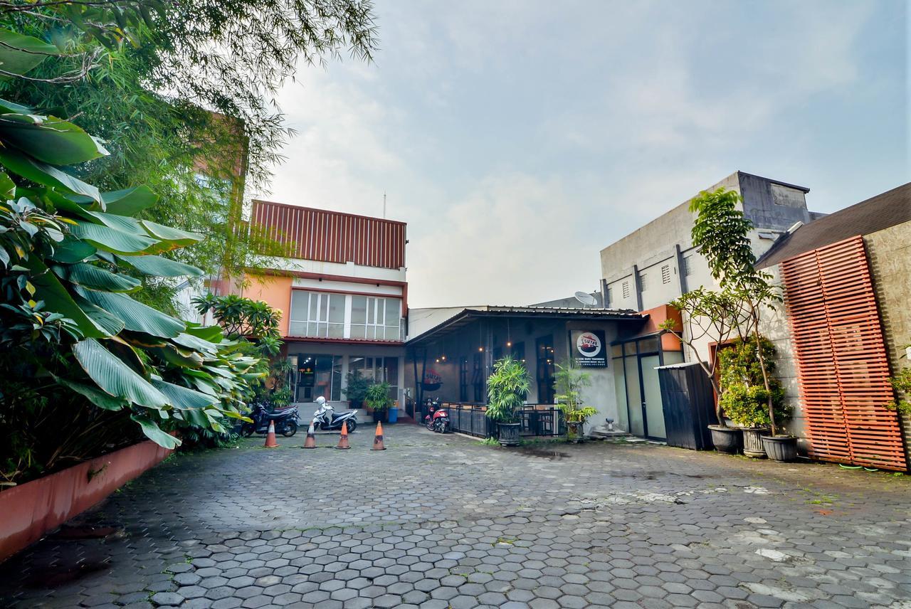 Image Hotel And Resto Bandung Exterior foto